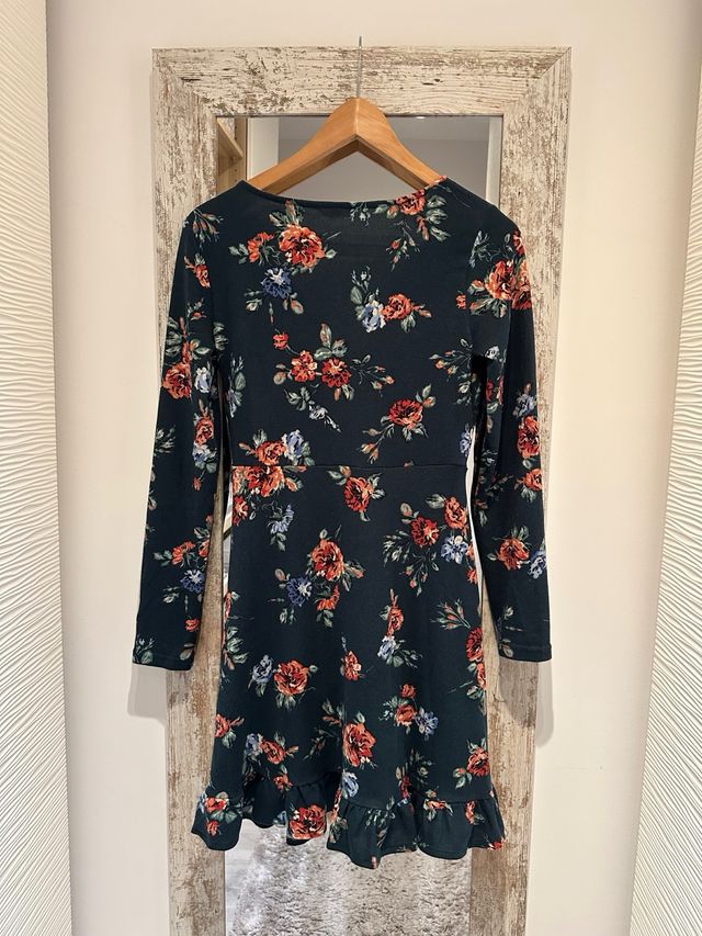 Vestido floral manga larga Stradivarius