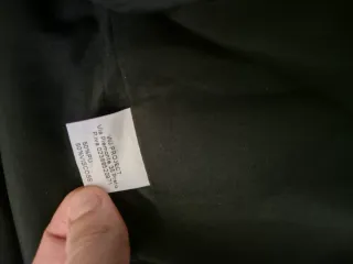 Gonna corta effetto pelle con zip