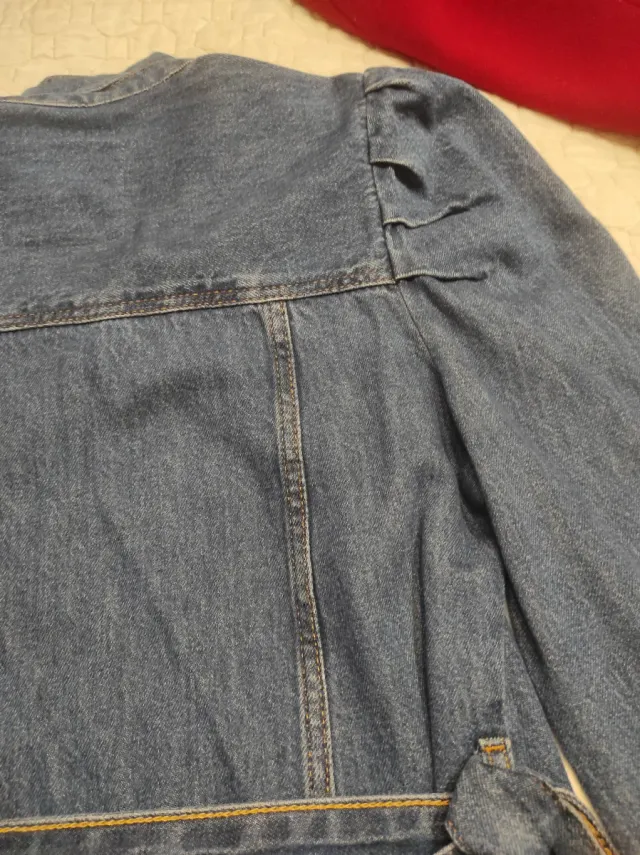 Cazadora vaquera ONLY azul con cinturón