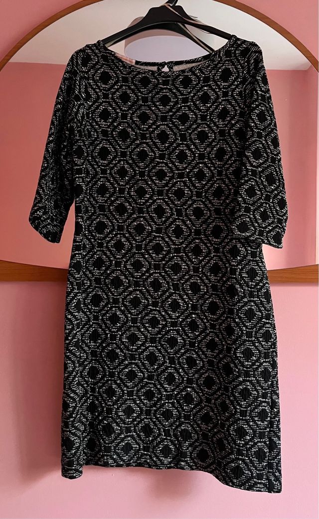 Vestido negro con estampado Talla 44