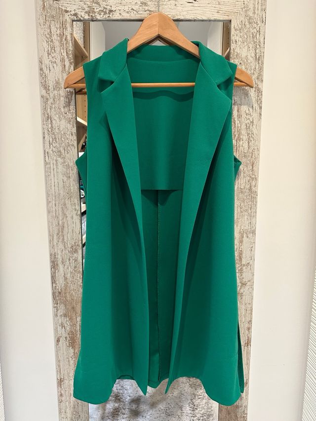 Americana larga verde sin mangas