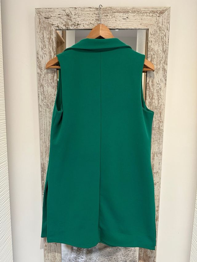 Americana larga verde sin mangas