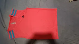 Camiseta tirantes Adidas rosa y turquesa