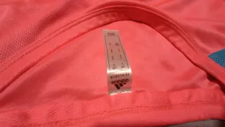 Camiseta tirantes Adidas rosa y turquesa