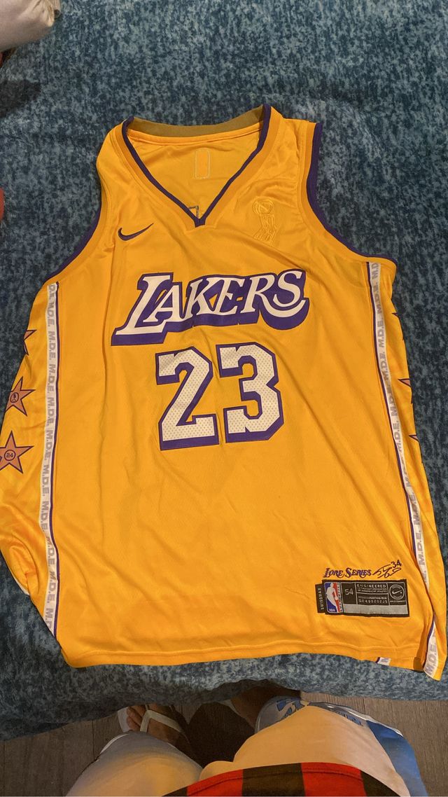 Camiseta Lakers Lebron James 23