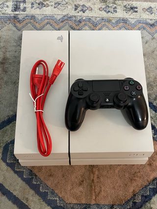 PS4 (PlayStation 4) Blanca + Mando Negro