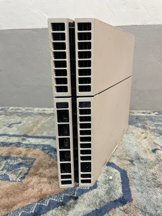 PS4 (PlayStation 4) Blanca + Mando Negro