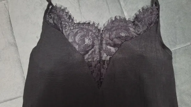 Top lencero negro con encaje