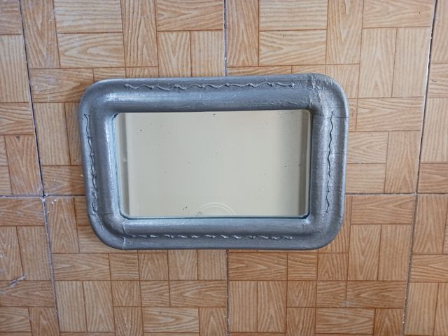 Espejo marco estaño repujado