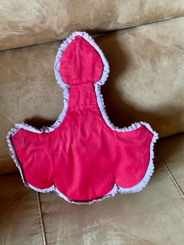 Cesta bordada de satén rosa