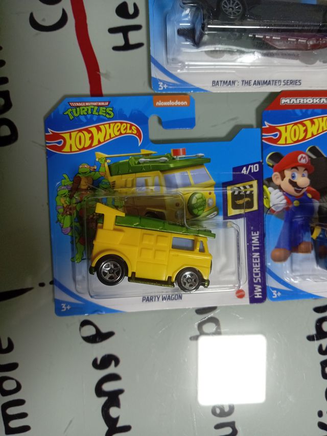 Lote 3 Hot Wheels: Batman, Tortugas, Mario Kart