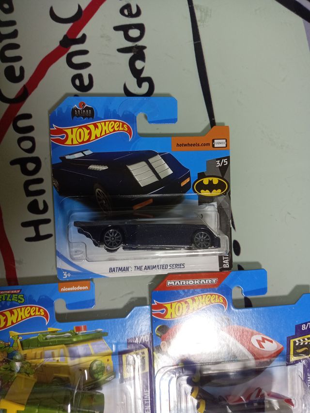 Lote 3 Hot Wheels: Batman, Tortugas, Mario Kart