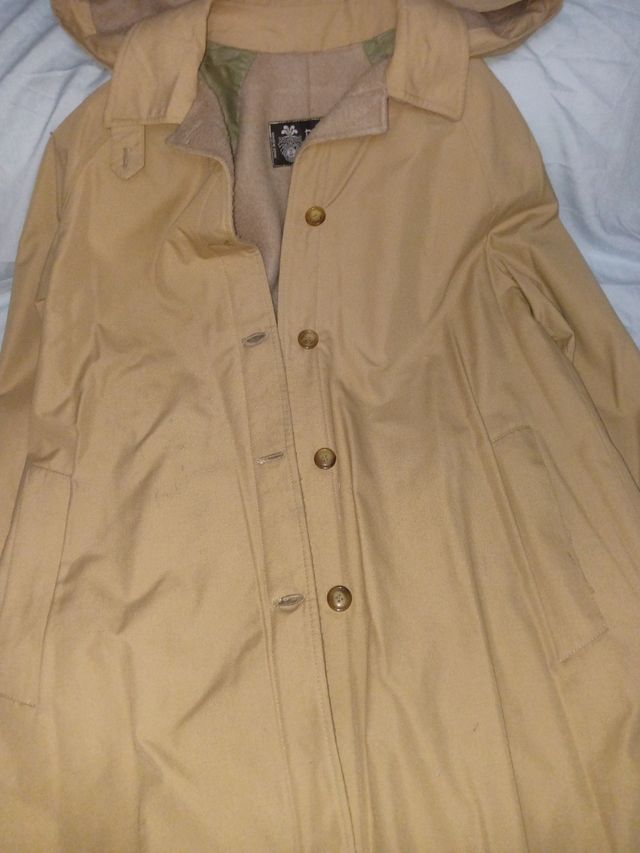 Gabardina mujer beige con capucha