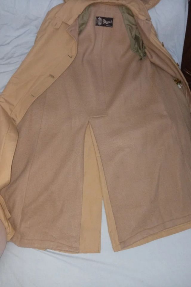Gabardina mujer beige con capucha