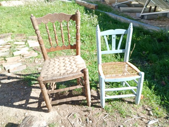 Silla rústica pequeña azul