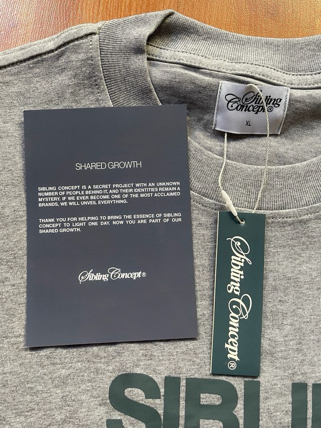 Camiseta Sibling Concept