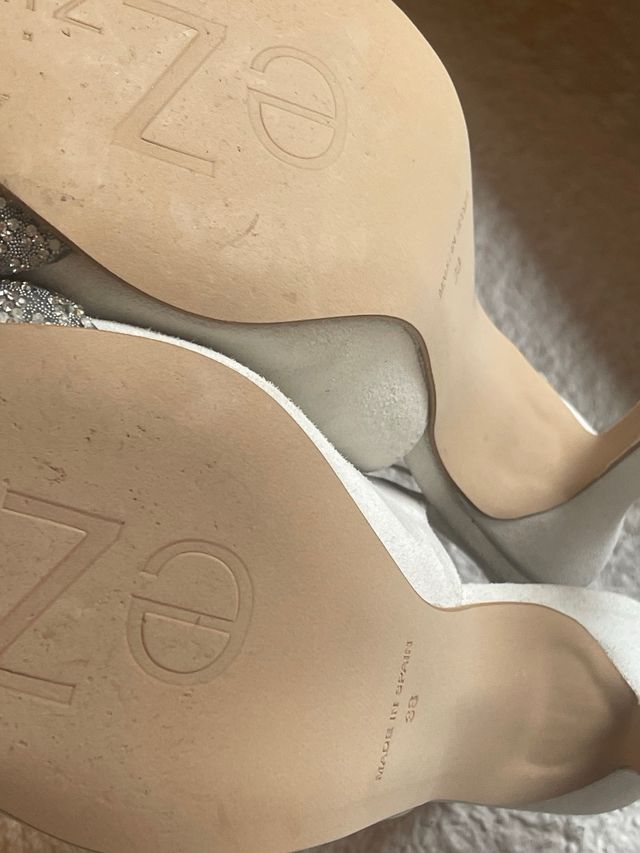 Zapatos de novia Ezzio pedrería slingback