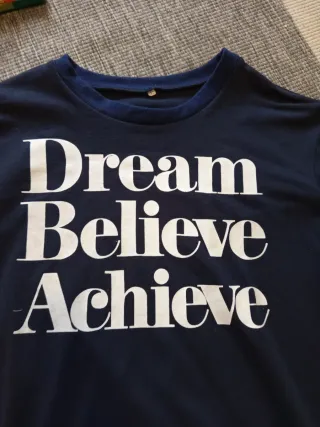 Sudadera fina mensaje Dream Believe Achieve T.L