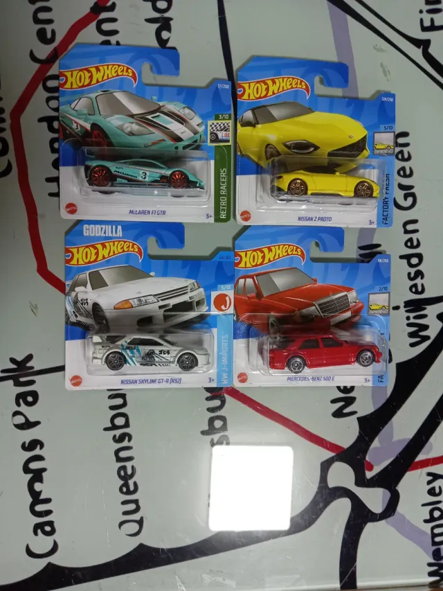 Lote 4 Hot Wheels: McLaren, Nissan, Mercedes