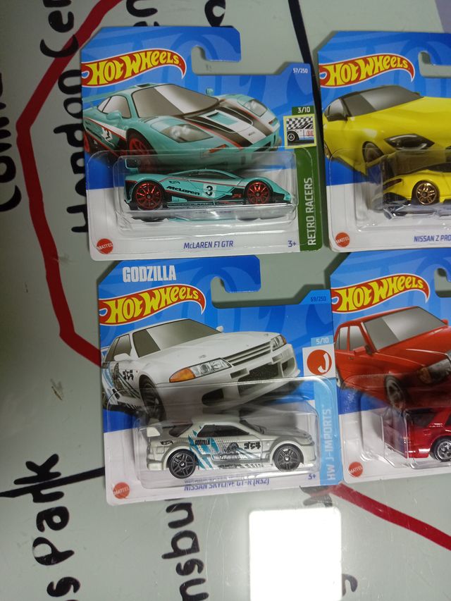 Lote 4 Hot Wheels: McLaren, Nissan, Mercedes