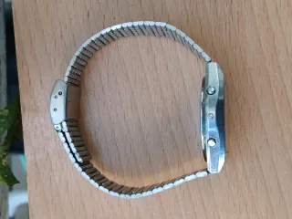 Reloj Digital Citizen Años 80