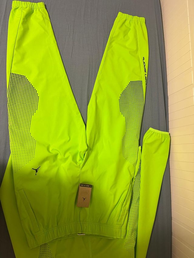 Conjunto Jordan Sudadera y Pantalón Verde