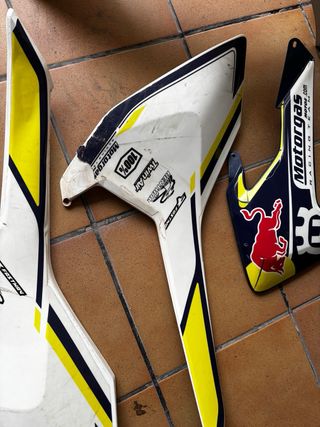 Plásticos Husqvarna FE