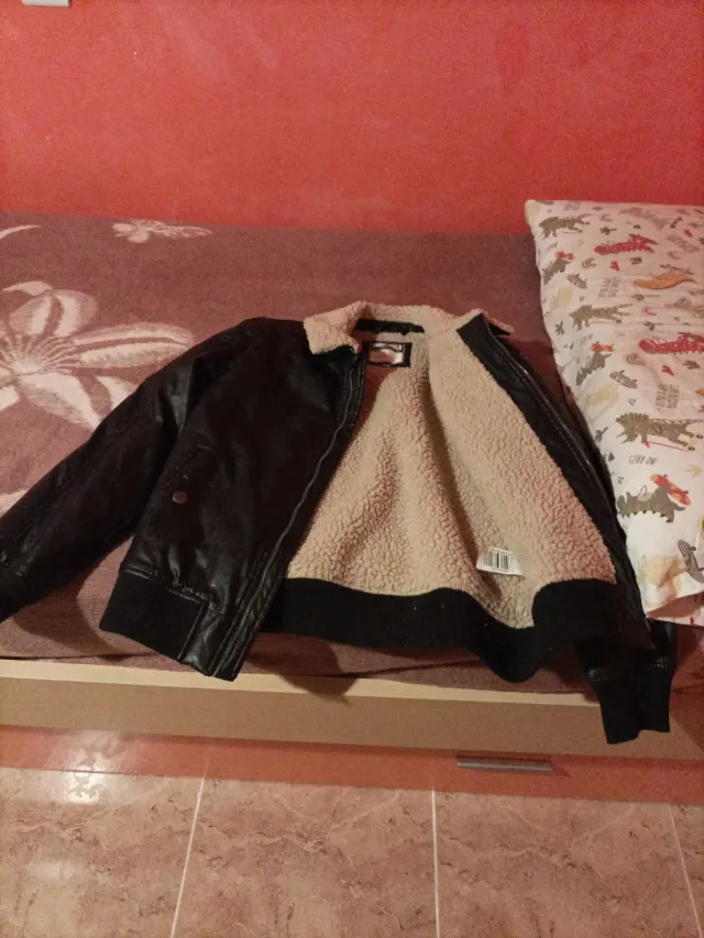 Chaqueta cuero con borrego talla 13/14