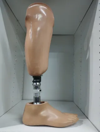 Prótesis pierna derecha Ottobock