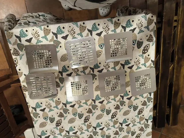 Rejillas desagüe metal plateado