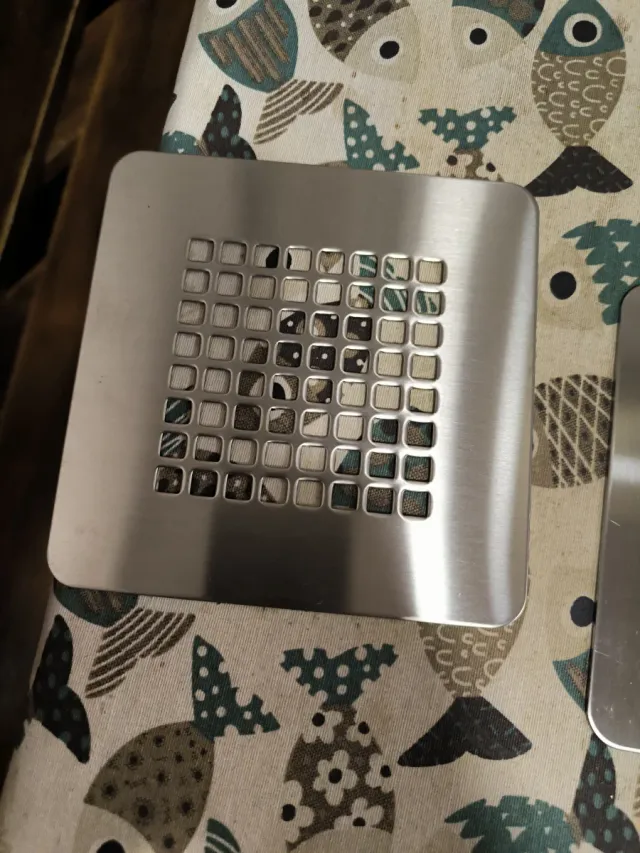 Rejillas desagüe metal plateado