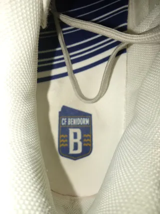 Botas Fútbol Césped Talla 43 compralas para ti.