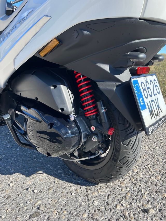 PEUGEOT METROPOLIS SW 400i