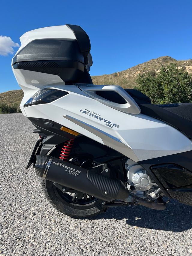 PEUGEOT METROPOLIS SW 400i
