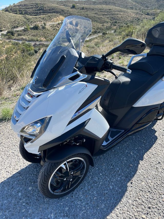 PEUGEOT METROPOLIS SW 400i