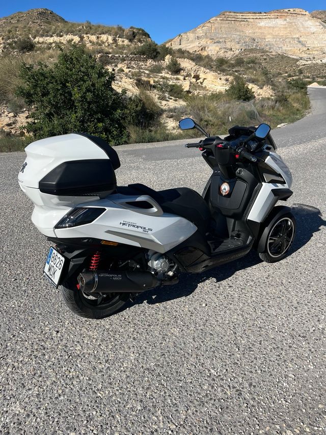 PEUGEOT METROPOLIS SW 400i