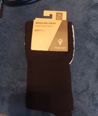 Pantalón y Medias Macron