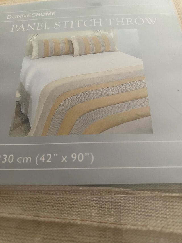 Cojines y plaid cama matrimonio Dunneshome