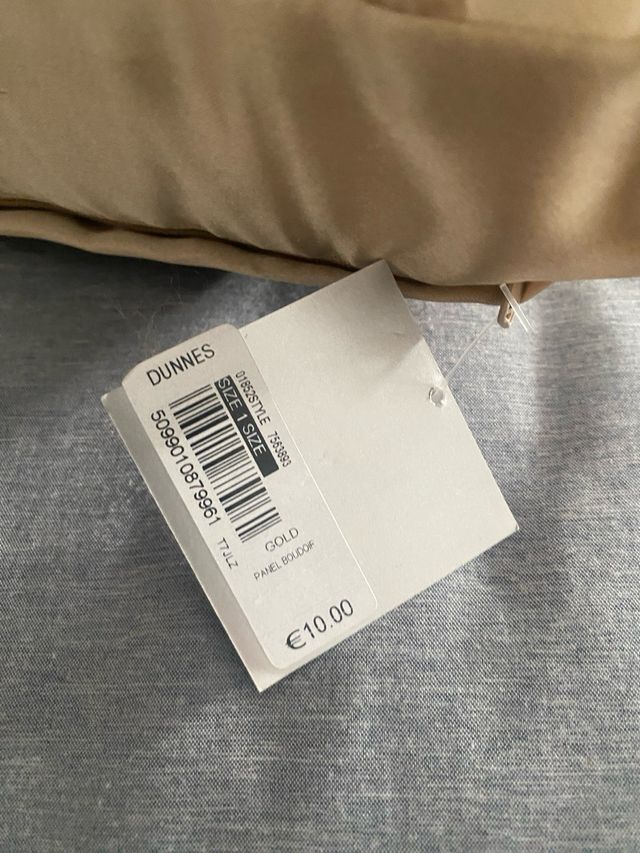 Cojines y plaid cama matrimonio Dunneshome