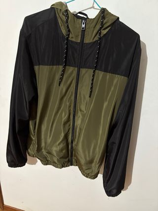 Chaqueta Cortavientos Hombre Verde y Negra