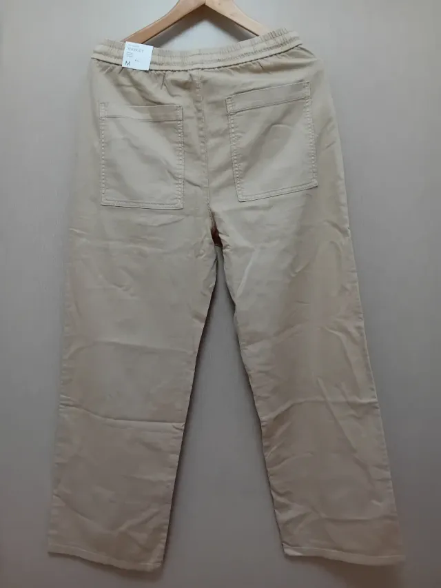 Pantalón beige recto