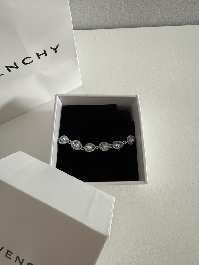 Pulsera Givenchy con piedras azul y plata