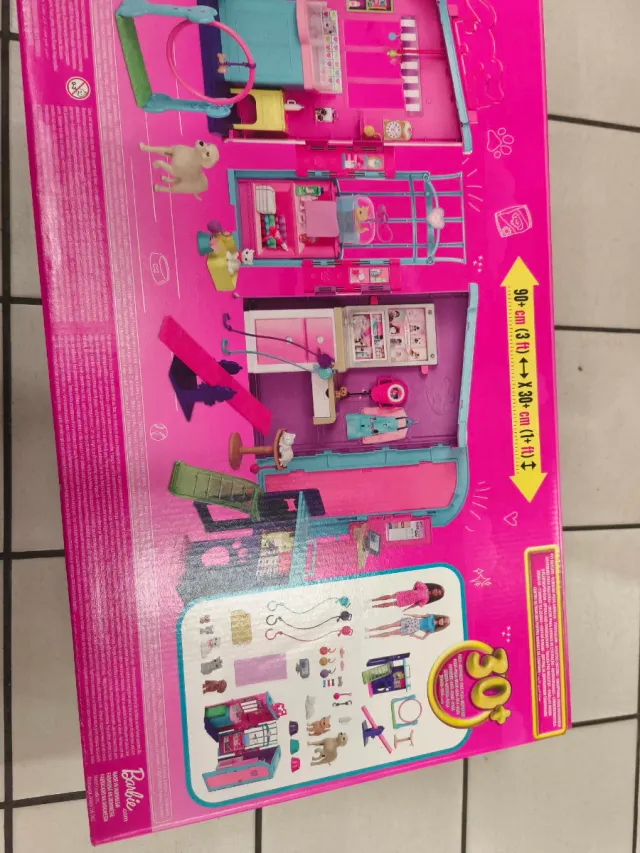 Barbie Clínica de Animales con Muñecas y Accesorio