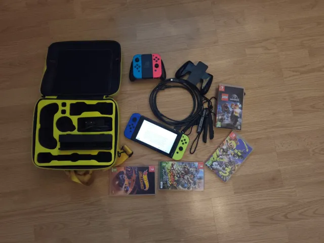 Nintendo Switch Azul/Rojo + Accesorios