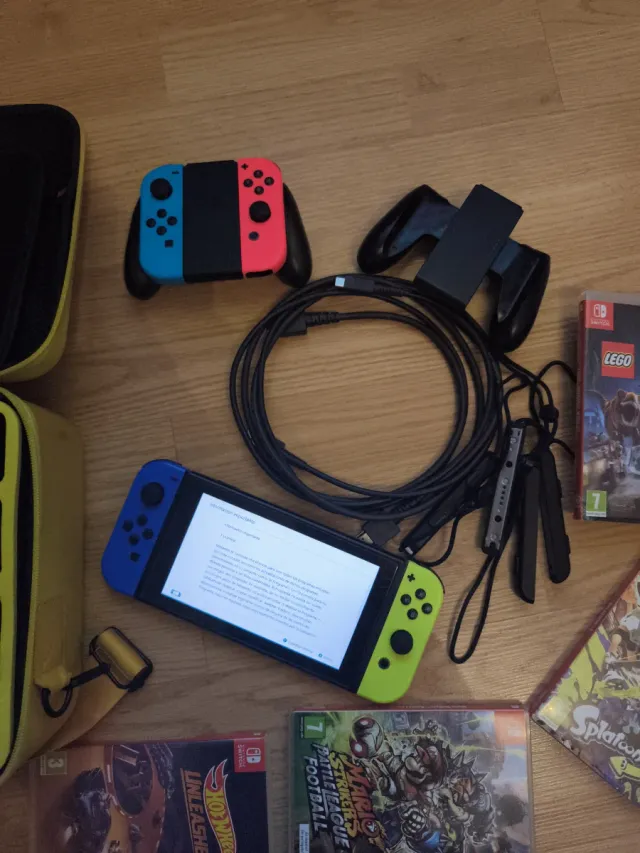 Nintendo Switch Azul/Rojo + Accesorios
