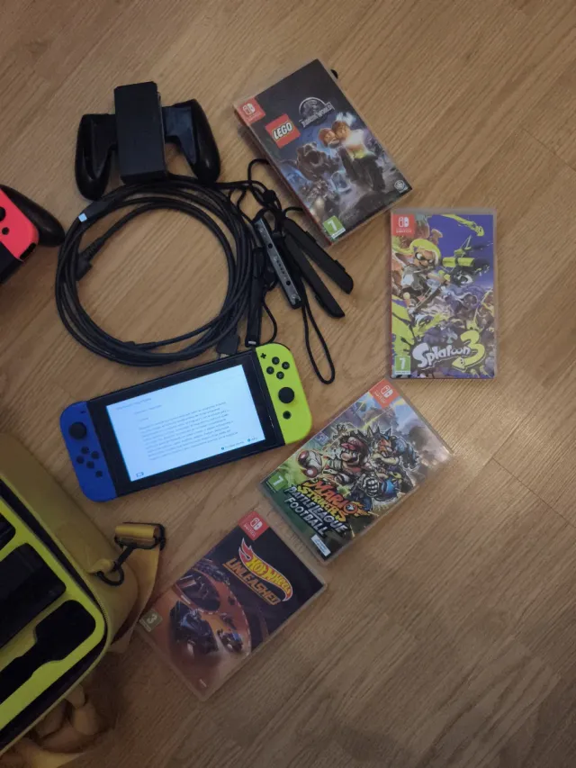 Nintendo Switch Azul/Rojo + Accesorios