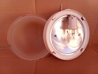 Plafoniera moderna di forma tonda e colore bianco