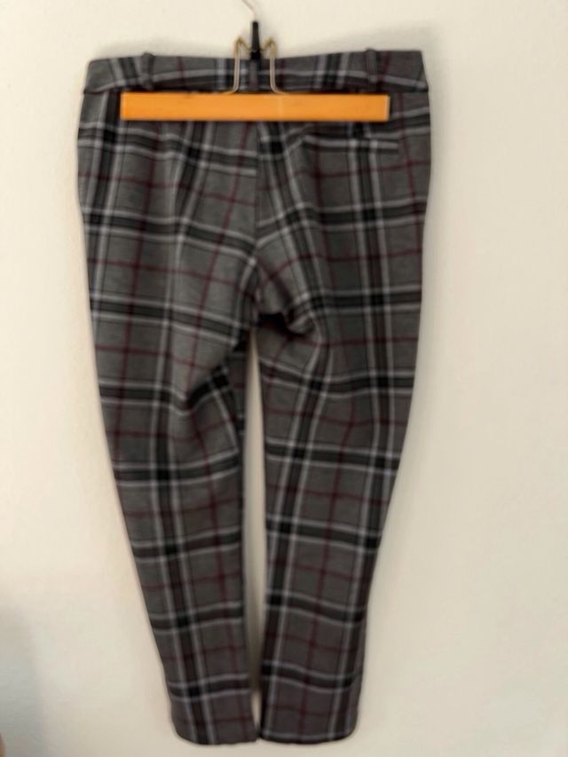 Pantalón de cuadros gris. Talla M