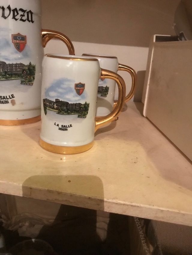 Juego Jarra y Tazas Cerveza La Salle
