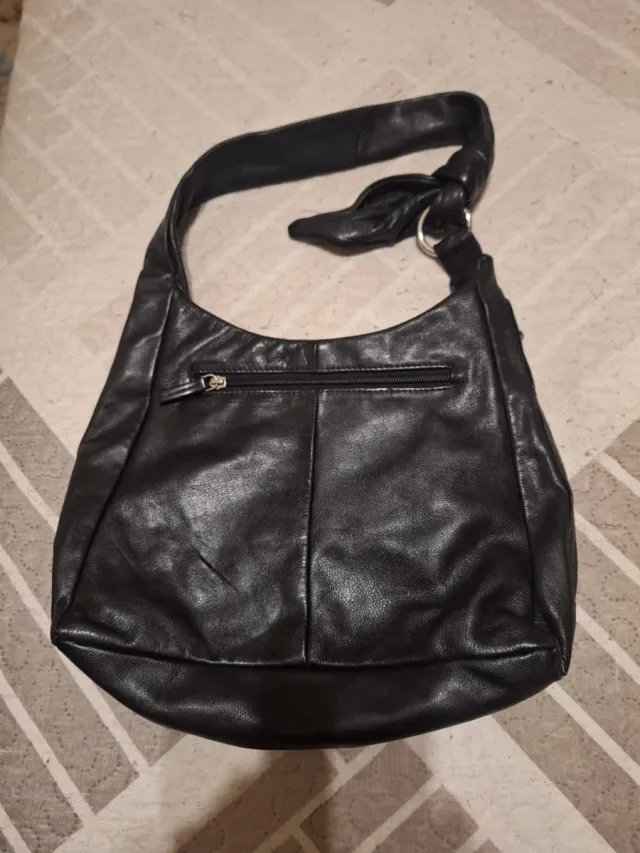 Bolso de piel negro